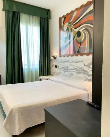 Отель Europa 4*