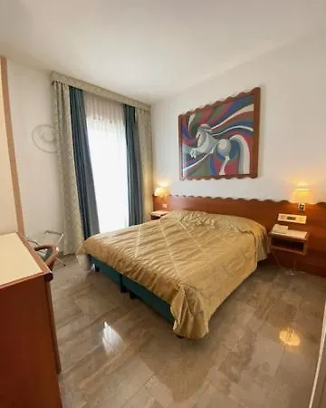Europa 4*
